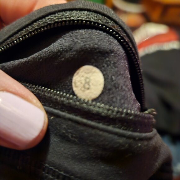 Lululemon size 8 hotty hot shorts - Picture 2 of 2